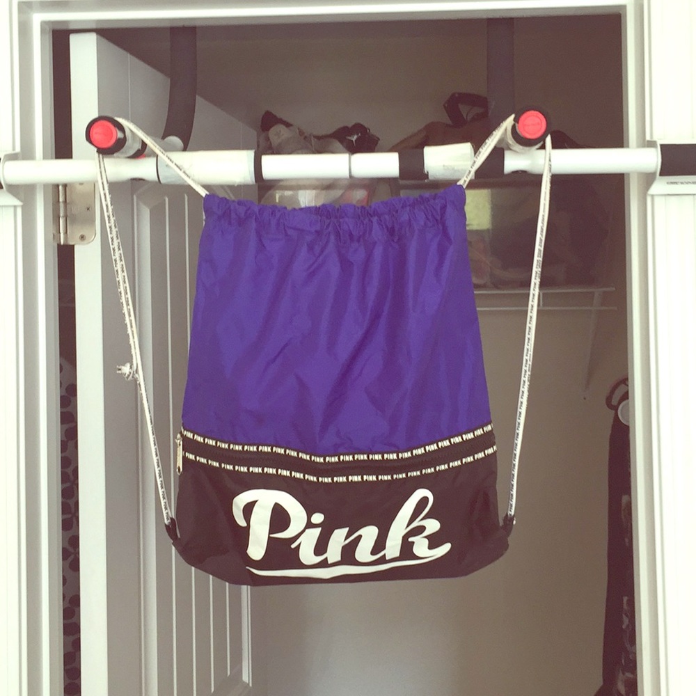 Sporty cute pink Vitoria secrets bag